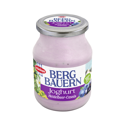 Das Bild zeigt die Schärdinger Bergbauern Joghurt Sorte Heidelbeer-Cassis
