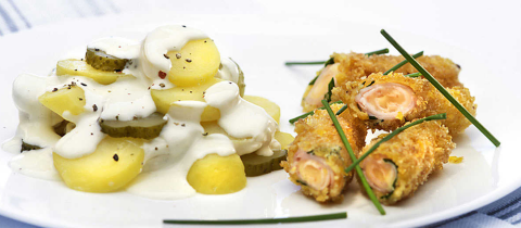 Knusprige Käse-Schinken-Sticks mit Kartoffelsalat Header