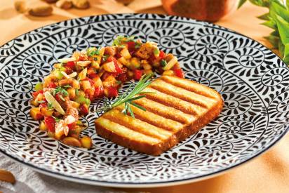 Grillkäse mit Pfirsich