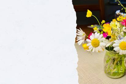 Wildblumenstrauß im Glas