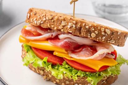 srd_club-sandwich-mit-cheddar_header.jpg