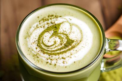 Spiced Matcha Latte mit dem Schärdinger Formil Hafer Barista Drink