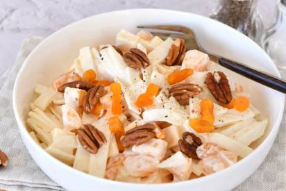 Winterlicher Selleriesalat mit Schärdinger Raclette Käse und Sauerrahm