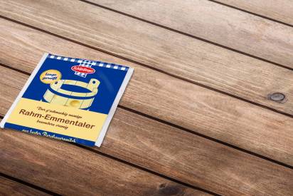 Das Bild zeigt den Schärdinger Rahm-Emmentaler im 200g Stück