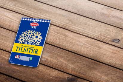 Das Bild zeigt den Schärdinger Tilsiter in Scheiben