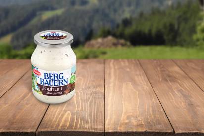 Das Bild zeigt die Schärdinger Bergbauern Joghurt Sorte Stracciatella