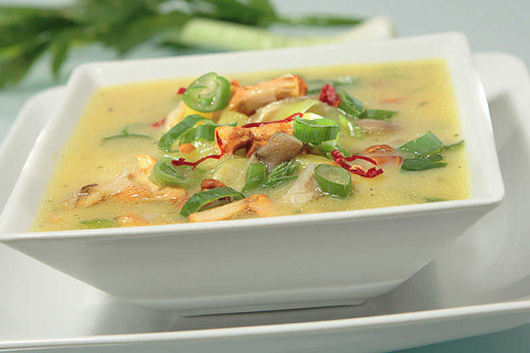 Kartoffel-Quargelsuppe mit gerösteten Pilzen