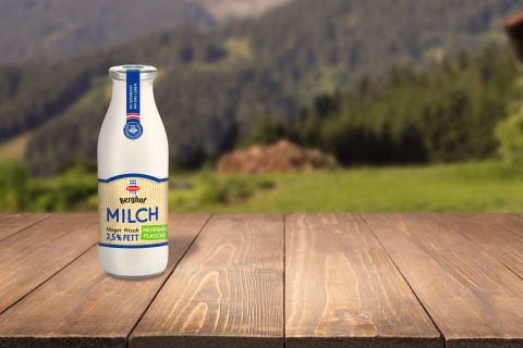 Berghof Milch im Glas 3,5% Headerbild