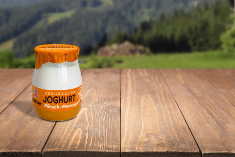 Berghof Bergbauern Joghurt Pfirsich-Maracuja im kleinen Glas