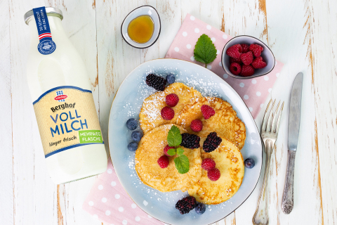 Topfen-Pancakes mit frischen Beeren