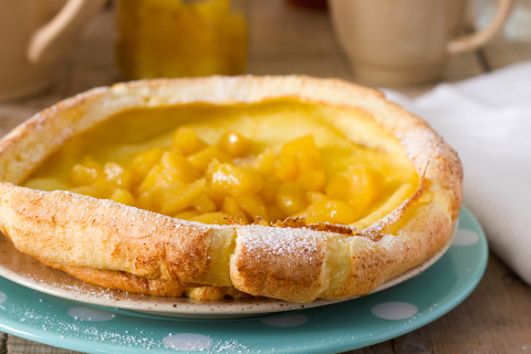 Dutch Baby mit Äpfeln