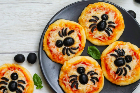 srd_spinnen-mini-pizzen-fur-halloween_header.jpg